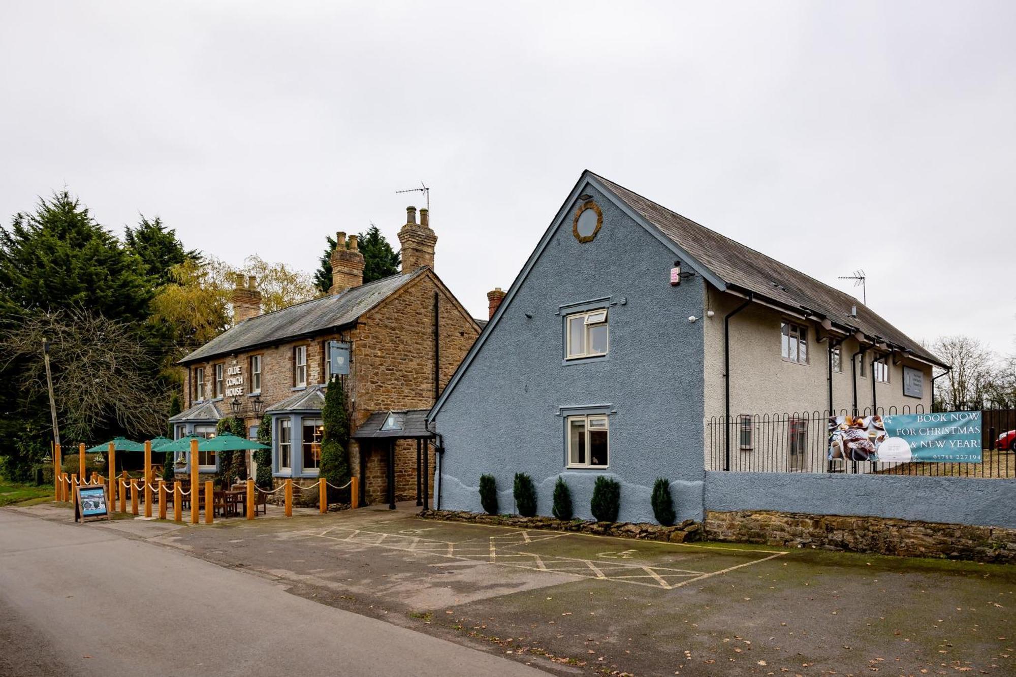 The Olde Coach House Inn آشبي سانت ليدجرز المظهر الخارجي الصورة