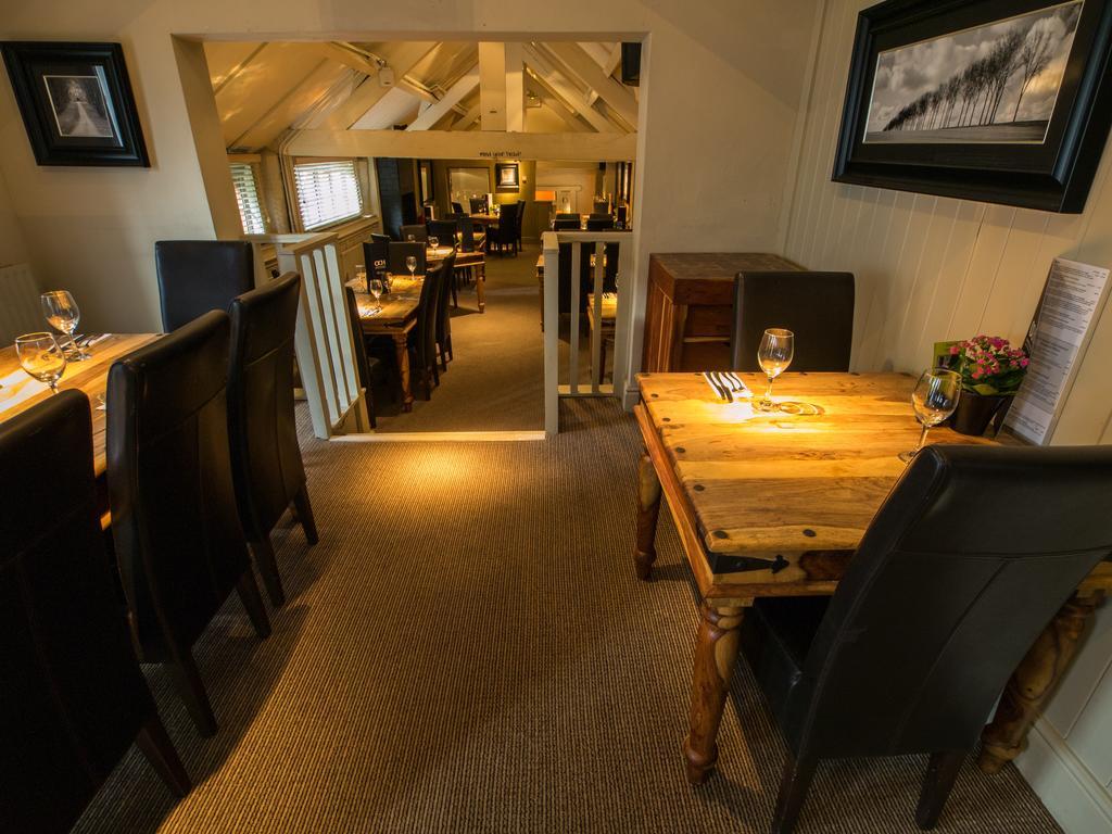 The Olde Coach House Inn آشبي سانت ليدجرز المظهر الخارجي الصورة