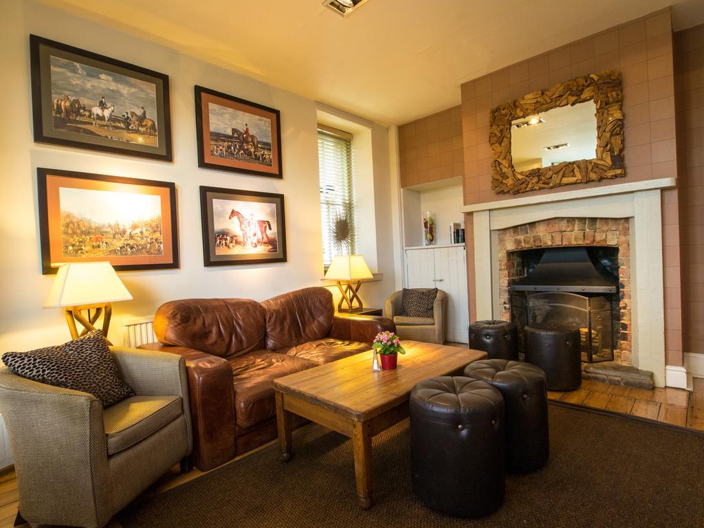 The Olde Coach House Inn آشبي سانت ليدجرز المظهر الخارجي الصورة