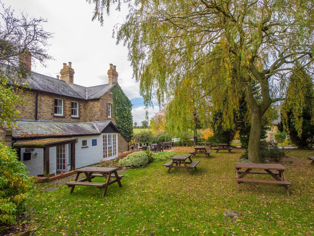 The Olde Coach House Inn آشبي سانت ليدجرز المظهر الخارجي الصورة