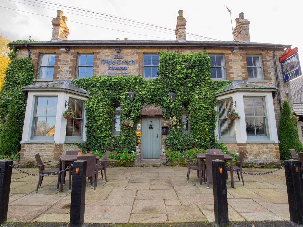 The Olde Coach House Inn آشبي سانت ليدجرز المظهر الخارجي الصورة