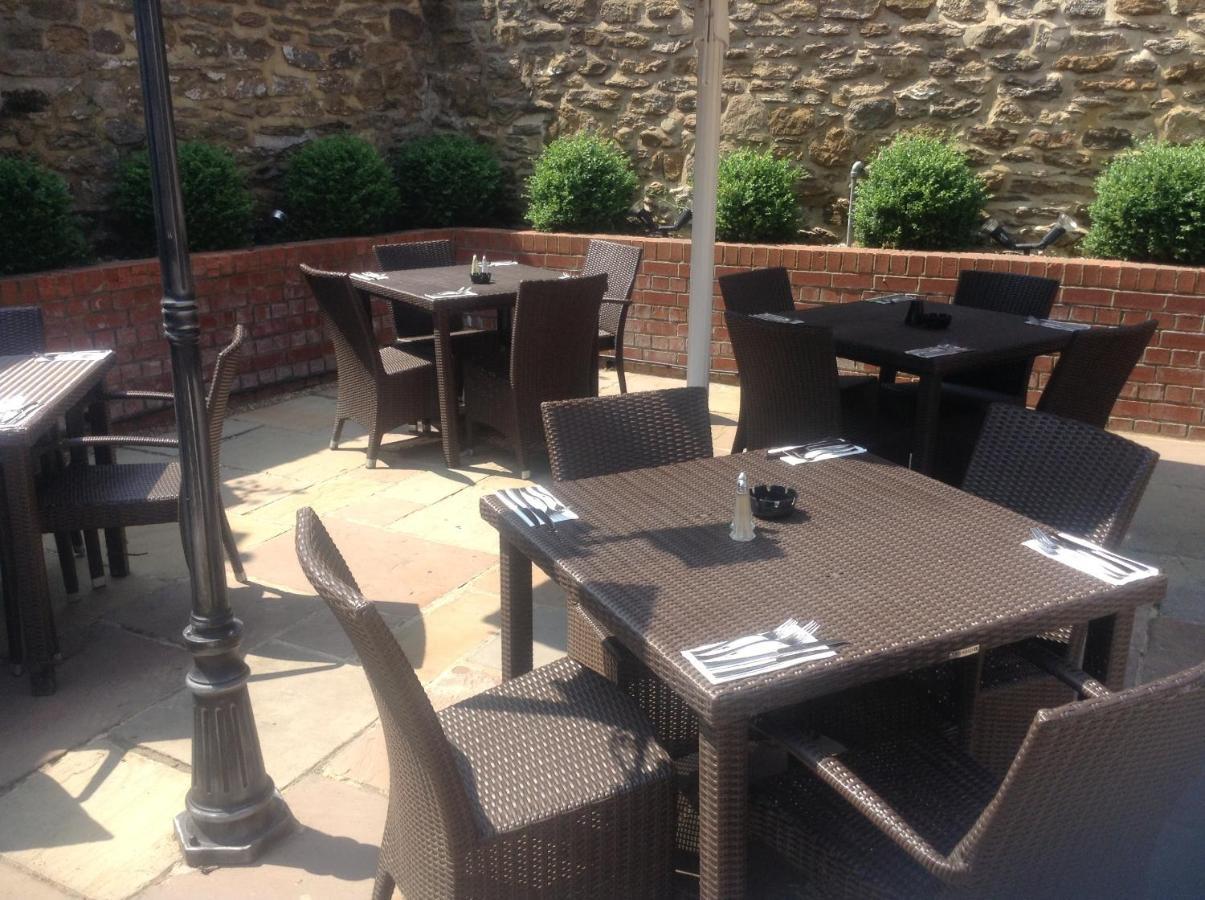 The Olde Coach House Inn آشبي سانت ليدجرز المظهر الخارجي الصورة
